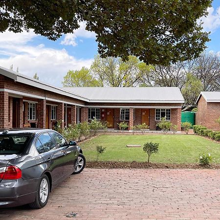 Village Lodge Harrismith Esterno foto