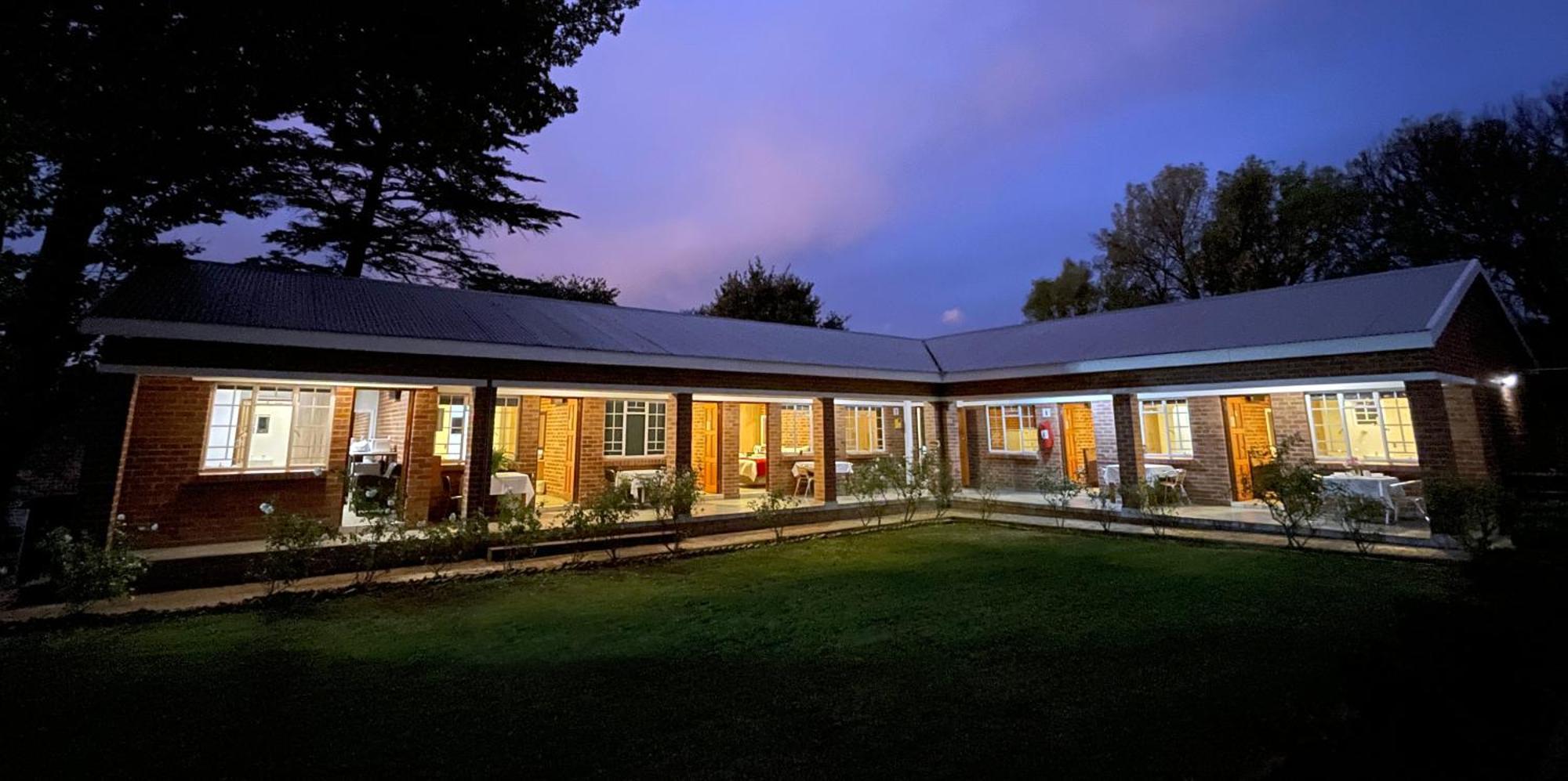 Village Lodge Harrismith Esterno foto