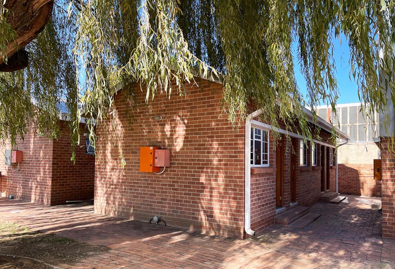 Village Lodge Harrismith Esterno foto