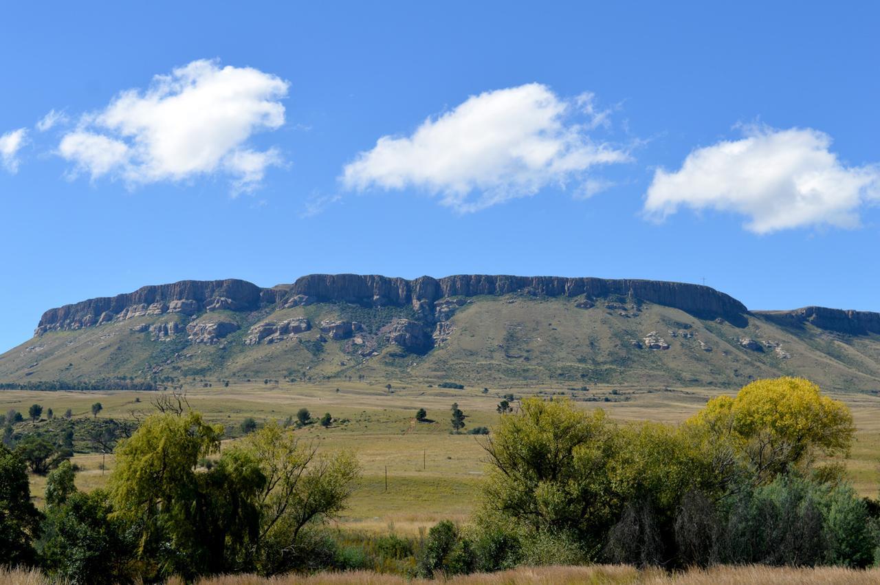 Village Lodge Harrismith Esterno foto